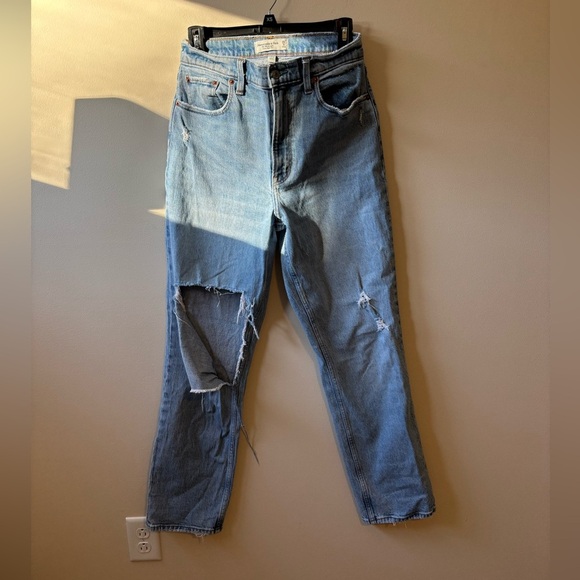 Abercrombie & Fitch Light Wash Distressed Jeans - Picture 1 of 9